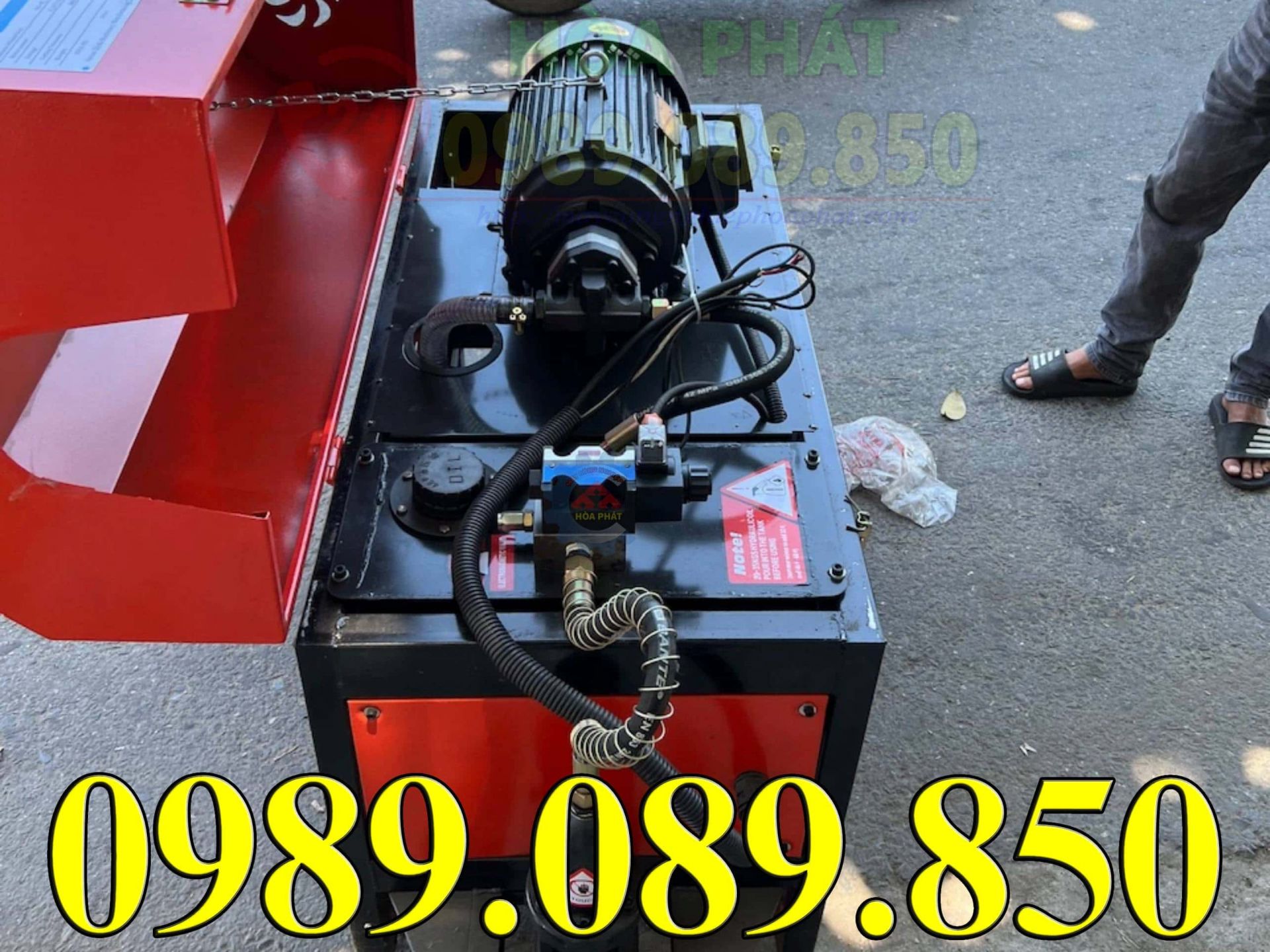 M&aacute;y duỗi cắt sắt th&eacute;p tự động GT4-12 h&agrave;ng sẵn kho H&ograve;a Ph&aacute;t.
